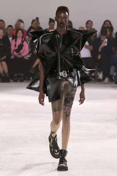 Look 19
